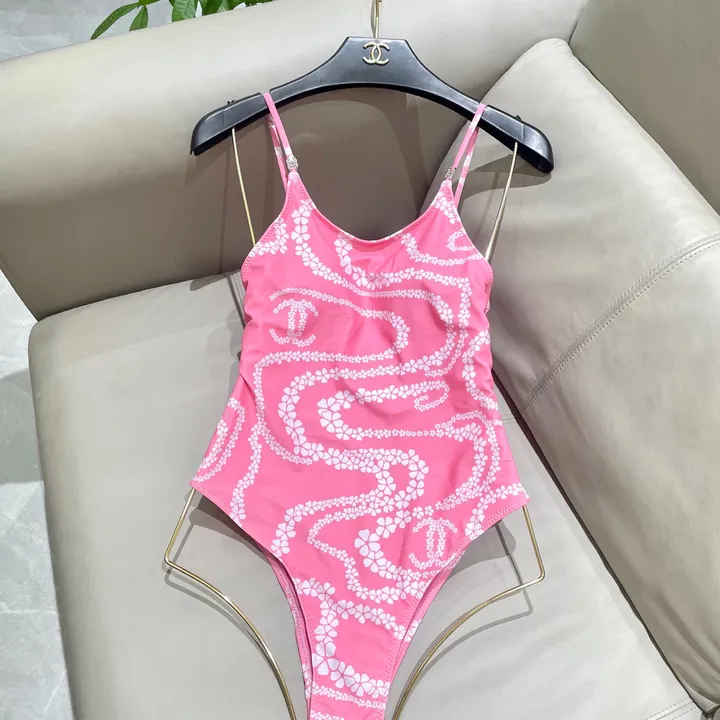 スーパーコピー シャネル 水着