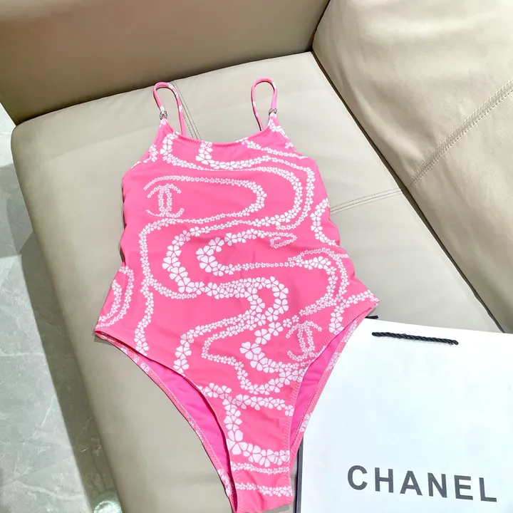 スーパーコピー シャネル 水着