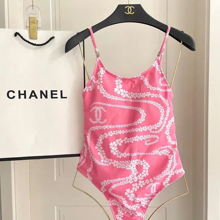 スーパーコピー シャネル 水着