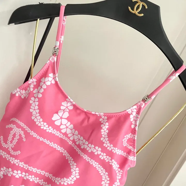スーパーコピー シャネル 水着