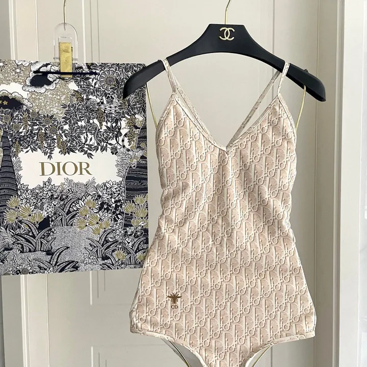 スーパーコピー グッチ 水着