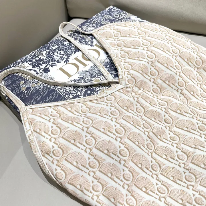 スーパーコピー グッチ 水着