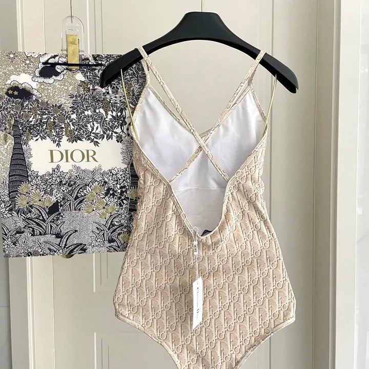 スーパーコピー グッチ 水着