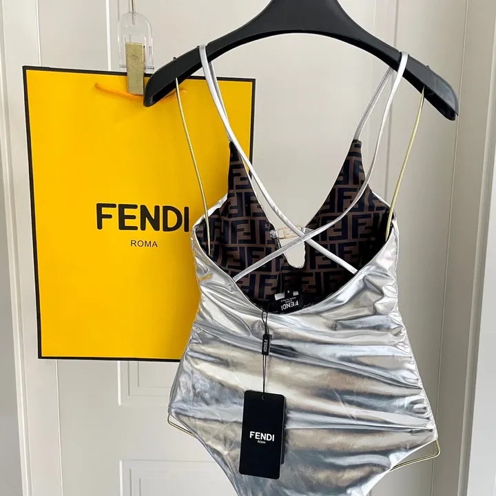 スーパーコピー フェンディ 水着