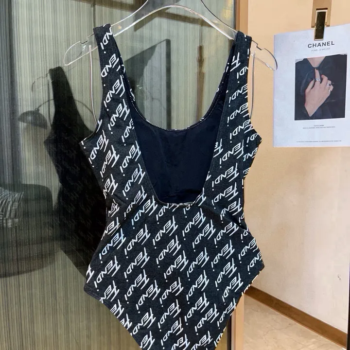 スーパーコピー フェンディ 水着