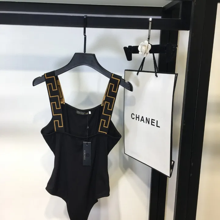 スーパーコピー シュプリーム 水着