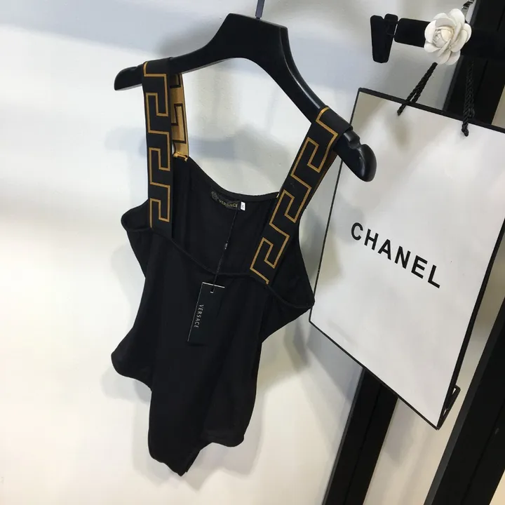 スーパーコピー シュプリーム 水着