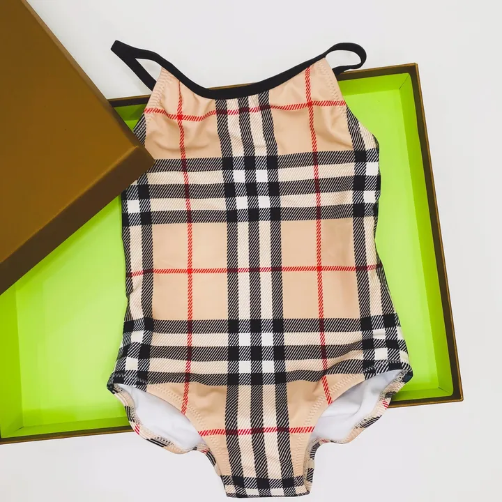 スーパーコピー バーバリー ス 水着