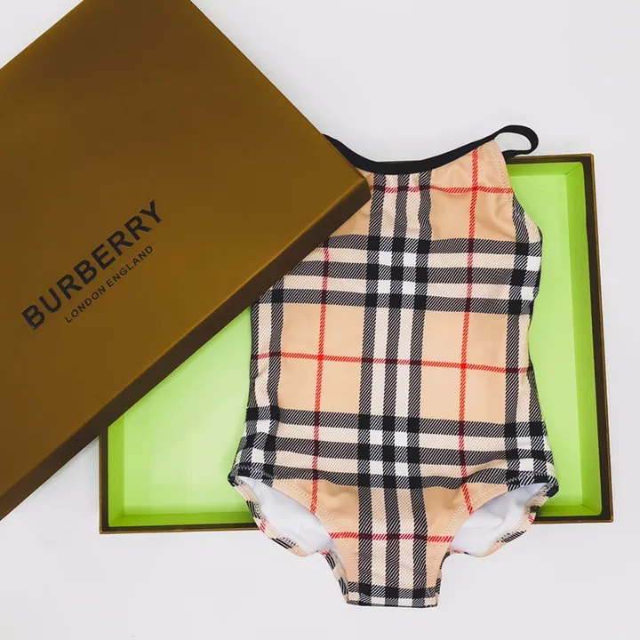 スーパーコピー バーバリー ス 水着