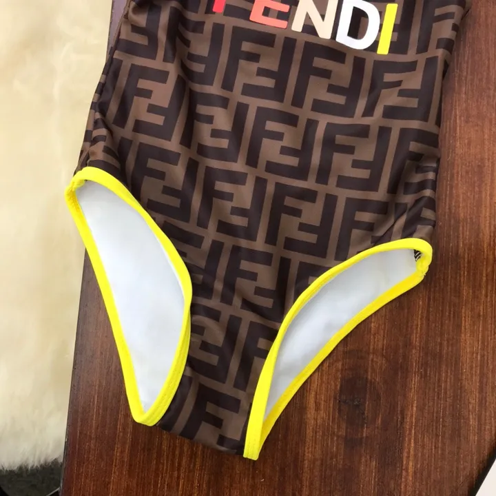 スーパーコピー フェンディ 水着
