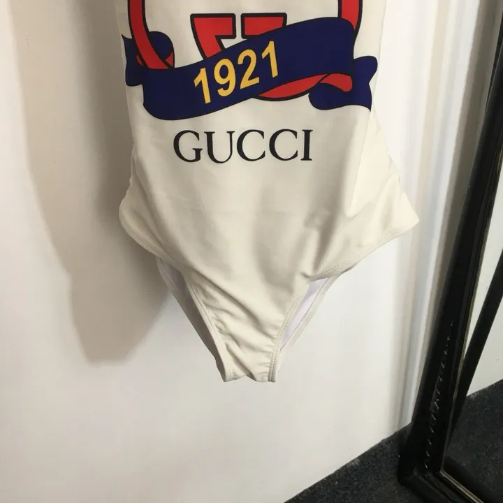 スーパーコピー グッチ 水着