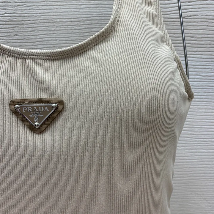 スーパーコピー バレンシアガ 水着