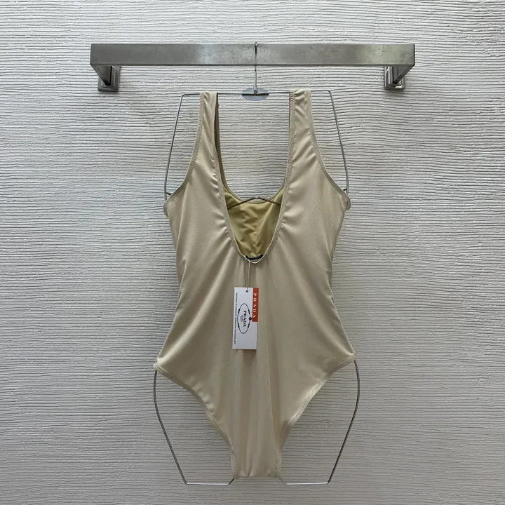 スーパーコピー バレンシアガ 水着