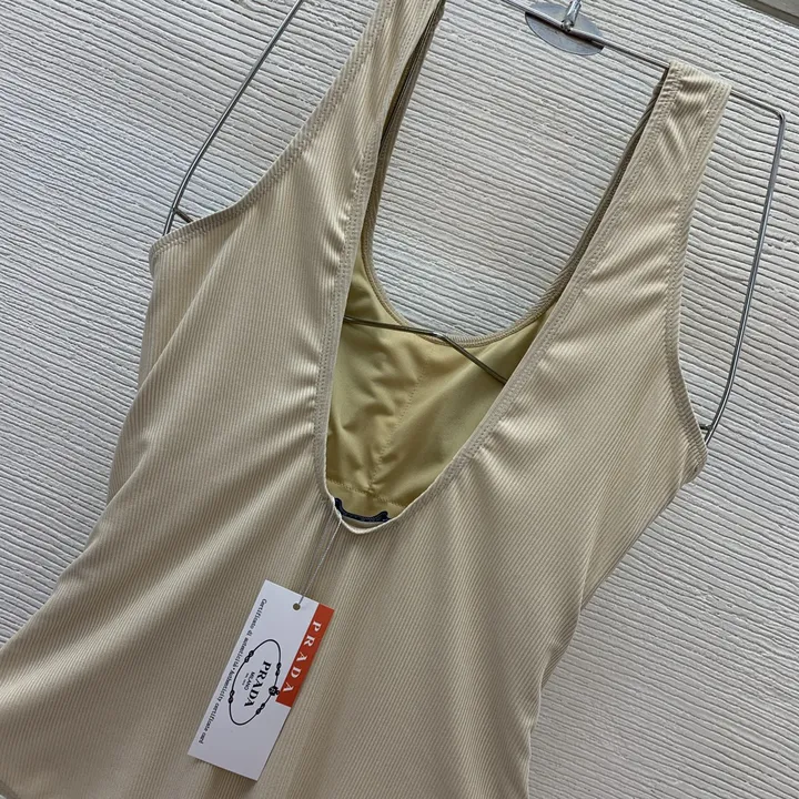 スーパーコピー バレンシアガ 水着