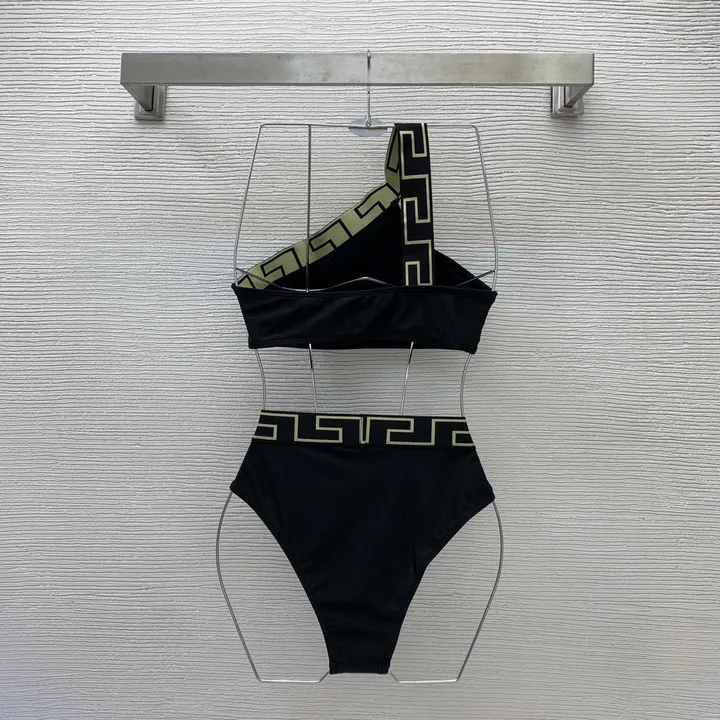 スーパーコピー ヴェルサーチ 水着