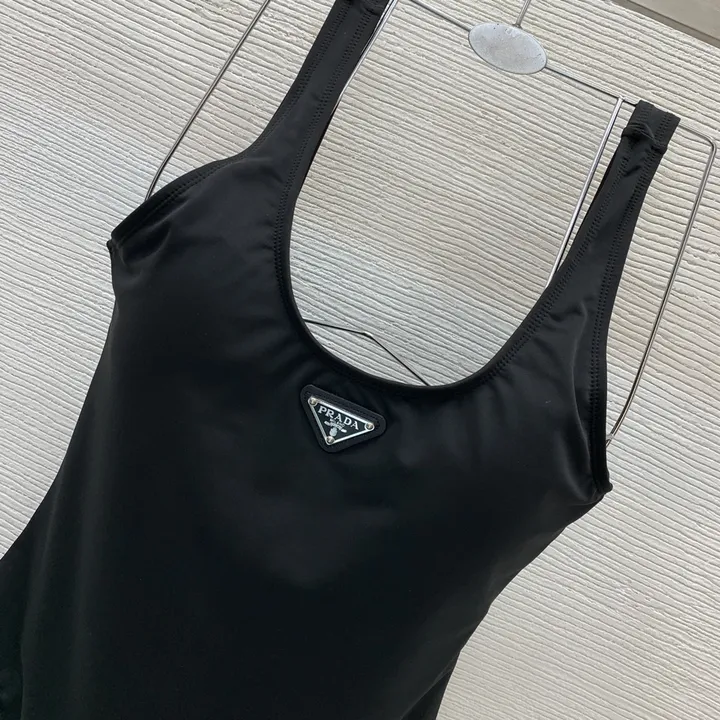 スーパーコピー バレンシアガ 水着