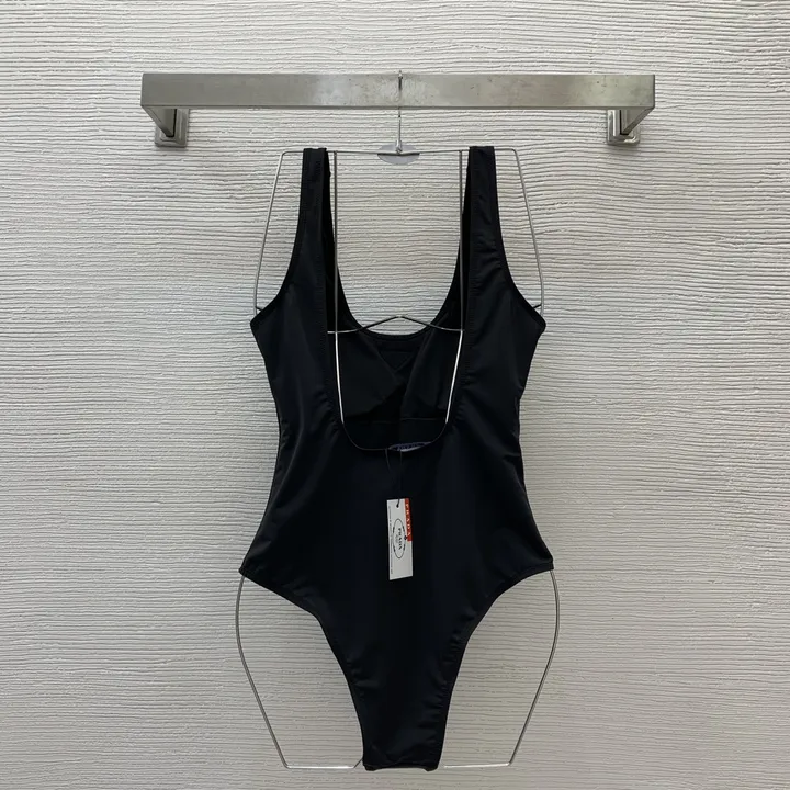 スーパーコピー バレンシアガ 水着