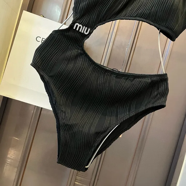 スーパーコピー ミュウミュウ 水着