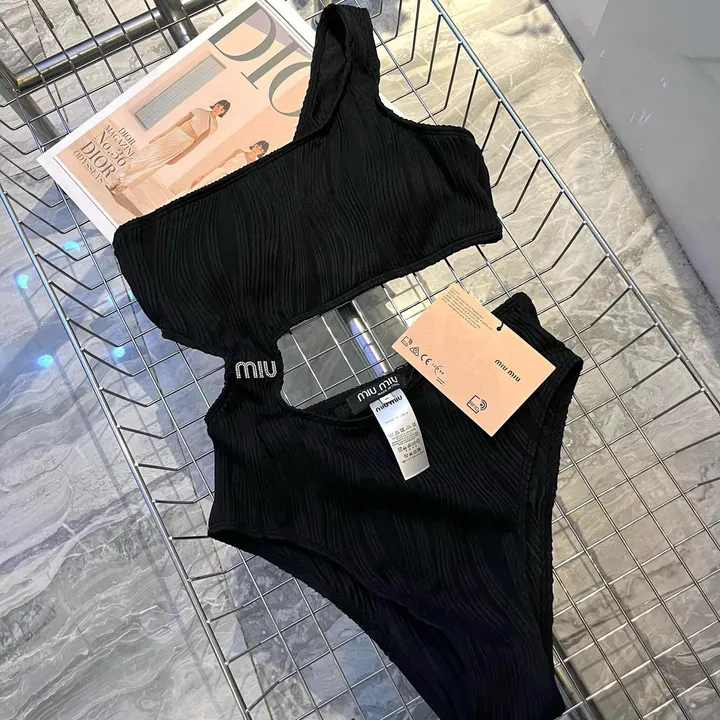 スーパーコピー ミュウミュウ 水着