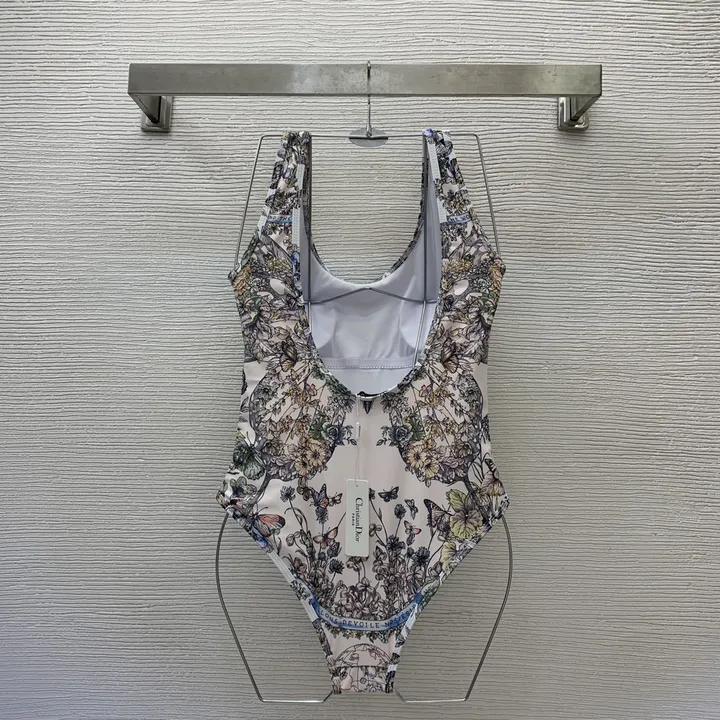 スーパーコピー グッチ 水着