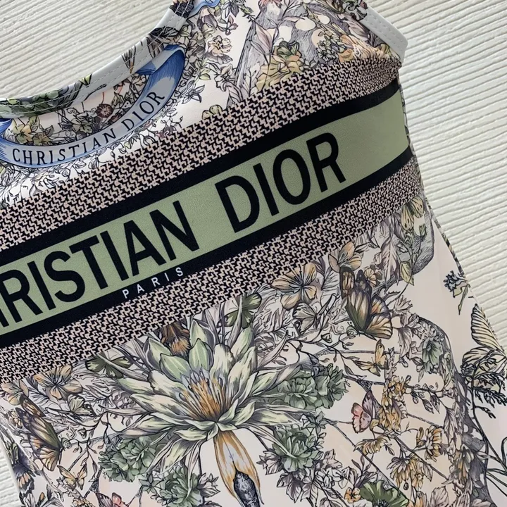 スーパーコピー グッチ 水着