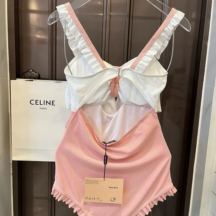 スーパーコピー ミュウミュウ 水着