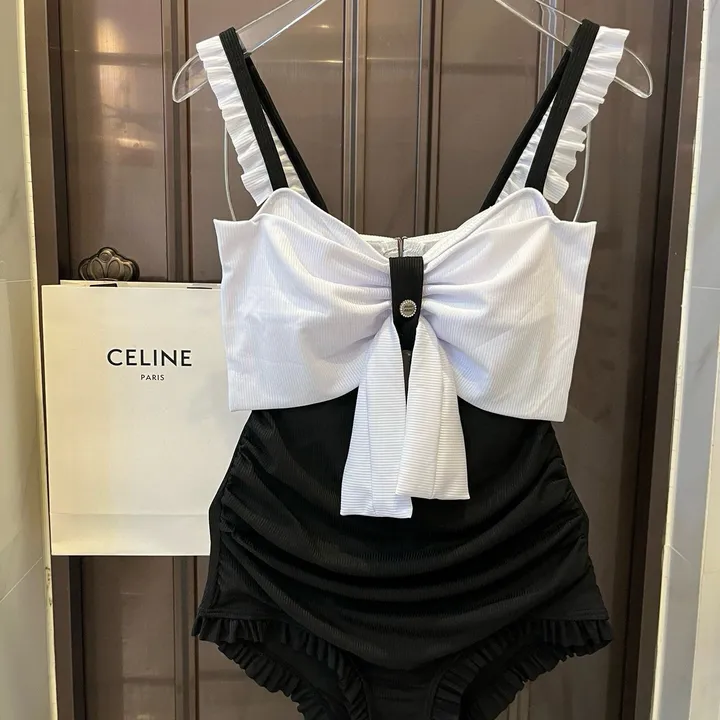 スーパーコピー ミュウミュウ 水着