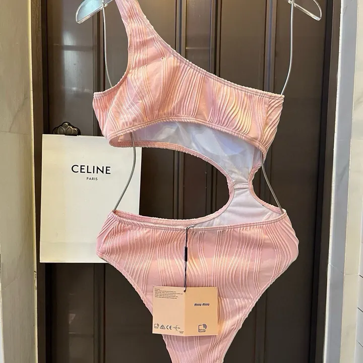 スーパーコピー ミュウミュウ 水着