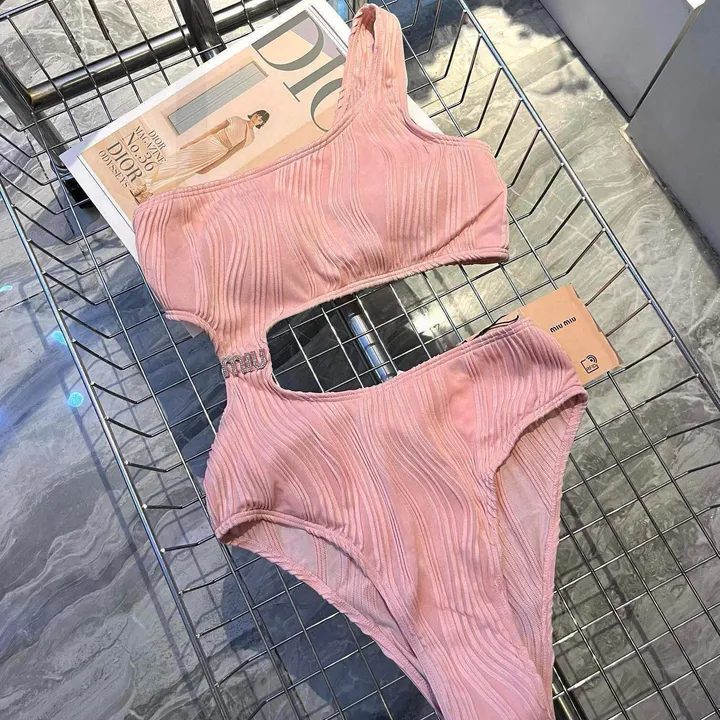 スーパーコピー ミュウミュウ 水着