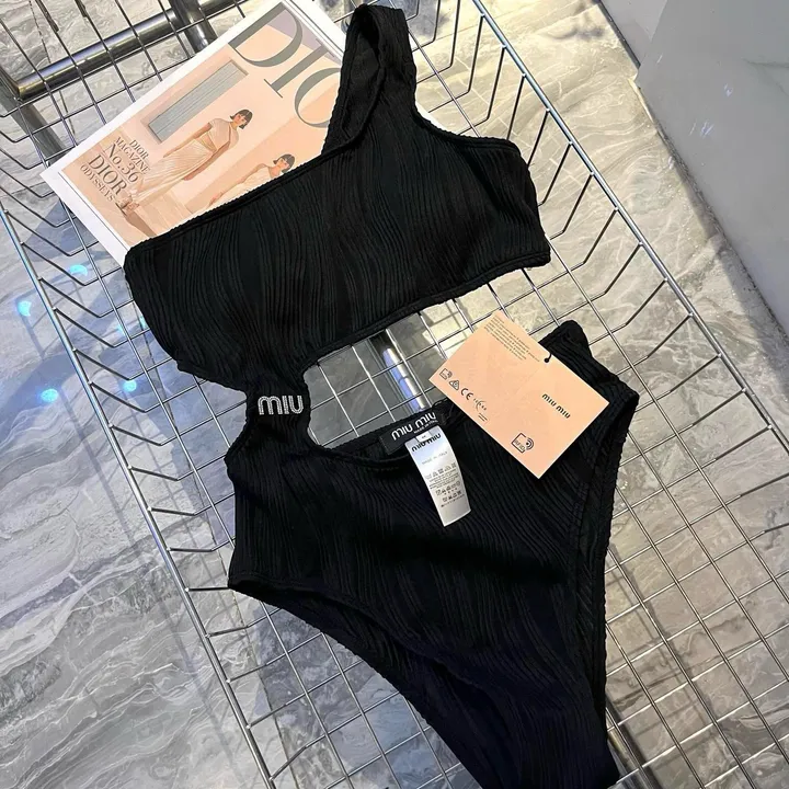 スーパーコピー ミュウミュウ 水着