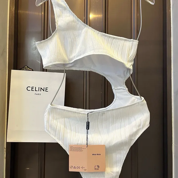 スーパーコピー ミュウミュウ 水着