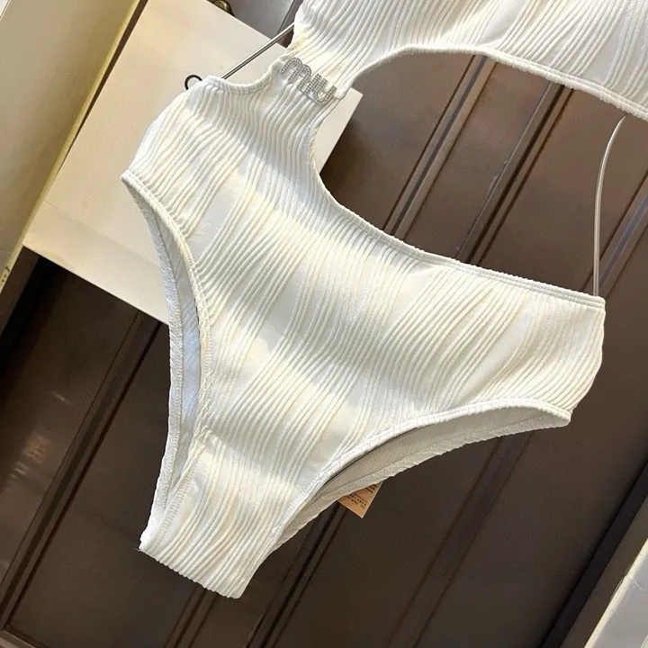 スーパーコピー ミュウミュウ 水着