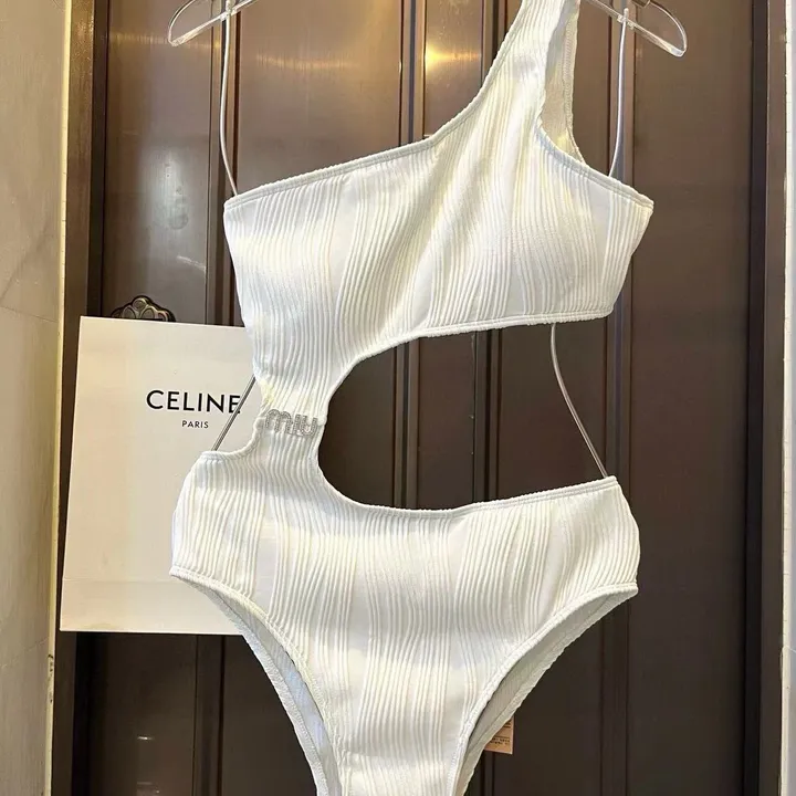 スーパーコピー ミュウミュウ 水着