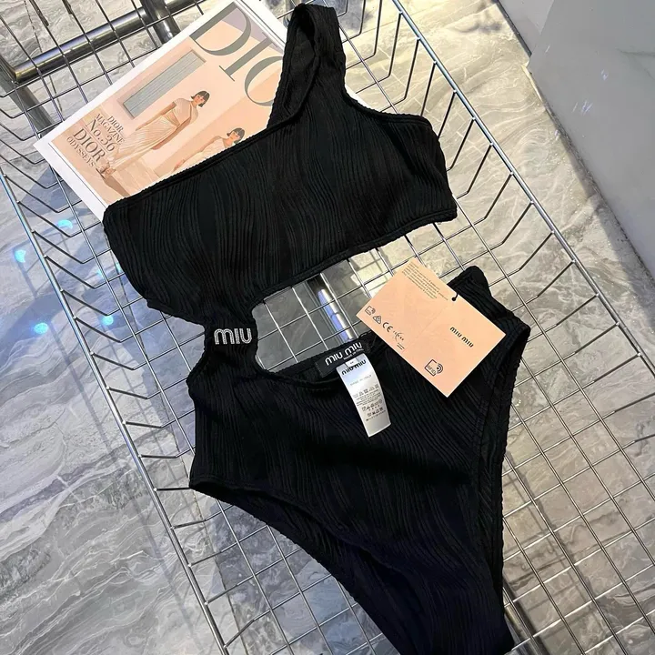 スーパーコピー ミュウミュウ 水着