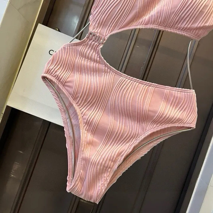 スーパーコピー ミュウミュウ 水着