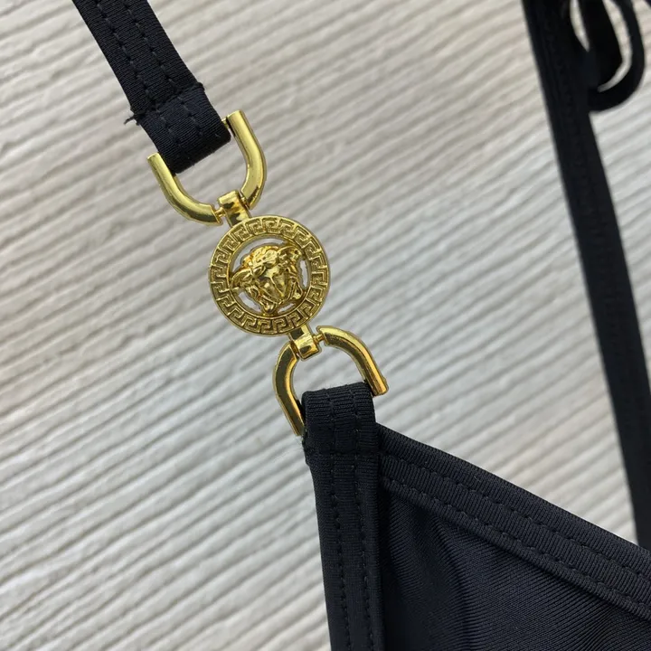 スーパーコピー シュプリーム 水着