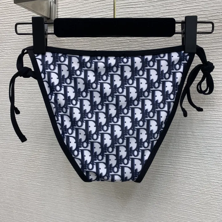 スーパーコピー グッチ 水着