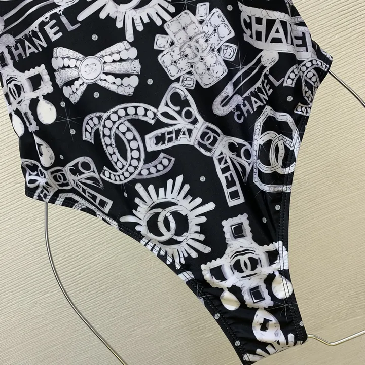 スーパーコピー シャネル 水着