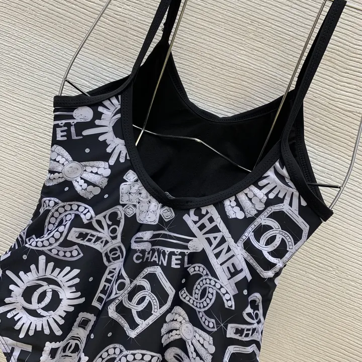 スーパーコピー シャネル 水着