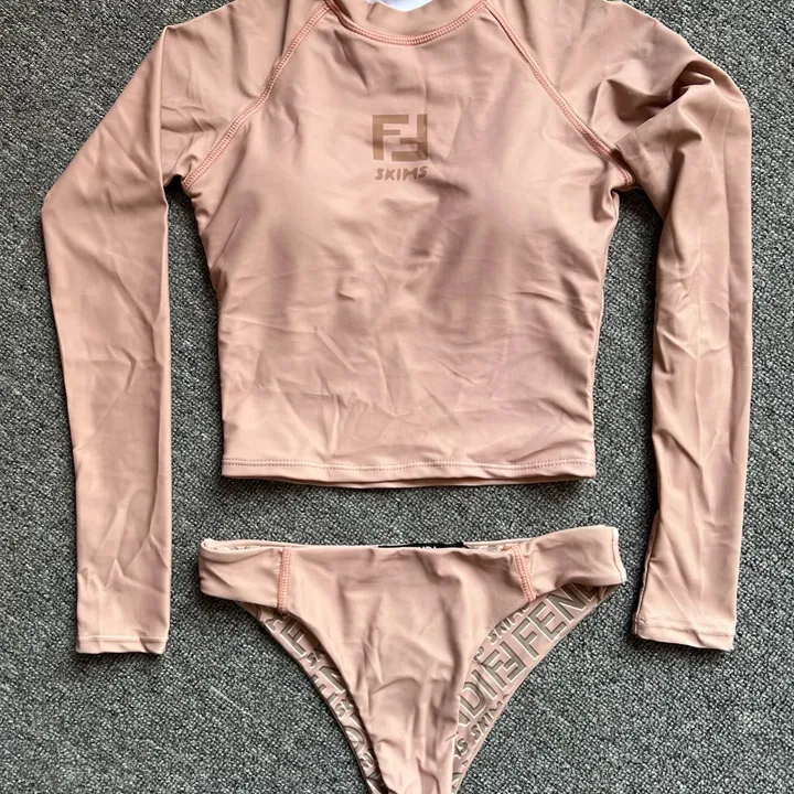 スーパーコピー フェンディ 水着