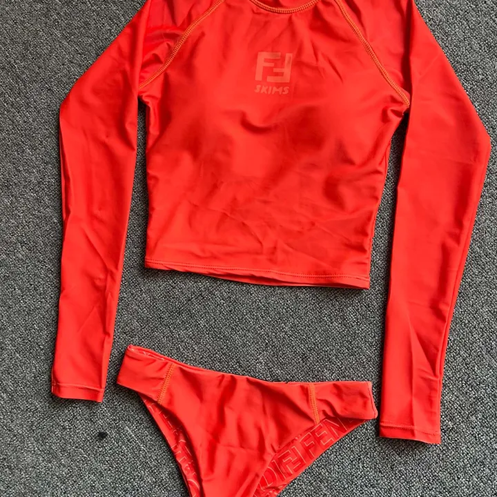 スーパーコピー フェンディ 水着