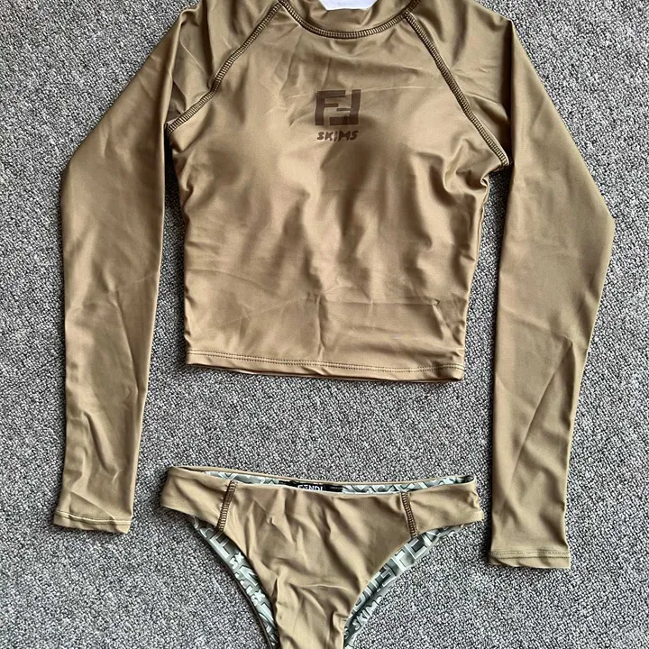 スーパーコピー フェンディ 水着