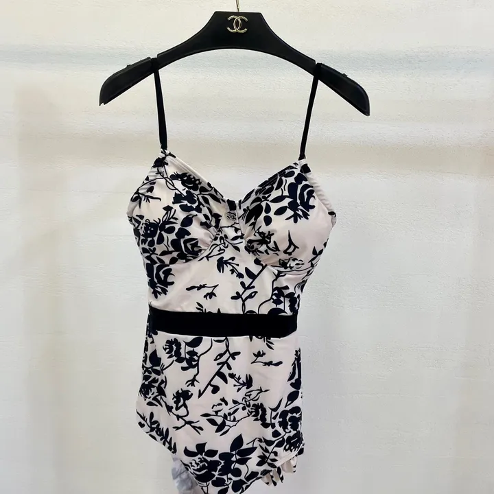スーパーコピー シャネル 水着