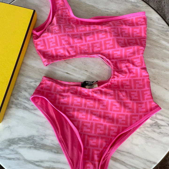 スーパーコピー フェンディ 水着