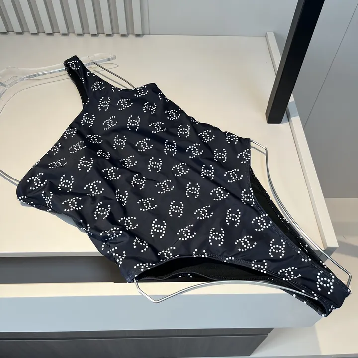 スーパーコピー シャネル 水着