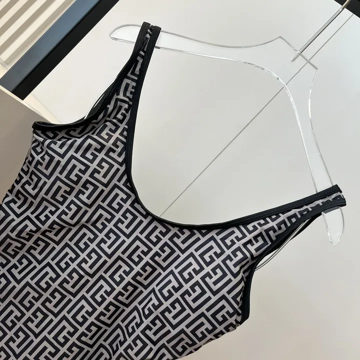 スーパーコピー ジバンシィ 水着