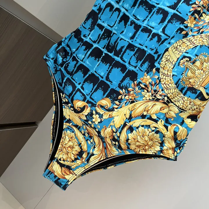 スーパーコピー ヴェルサーチ 水着