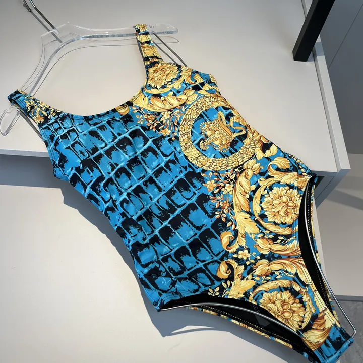 スーパーコピー ヴェルサーチ 水着