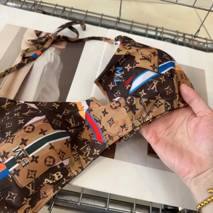 スーパーコピー ルイヴィトン 水着