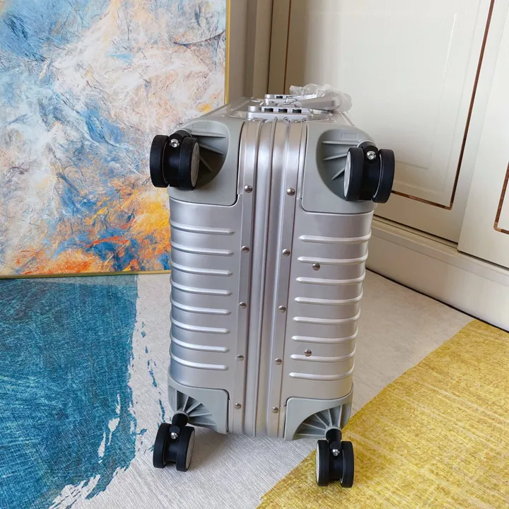 スーパーコピー リモワ スーツケース